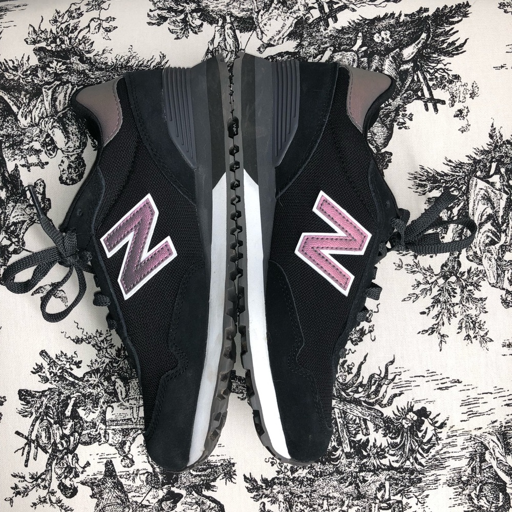 New Balance tennis shoes. Size 7.5